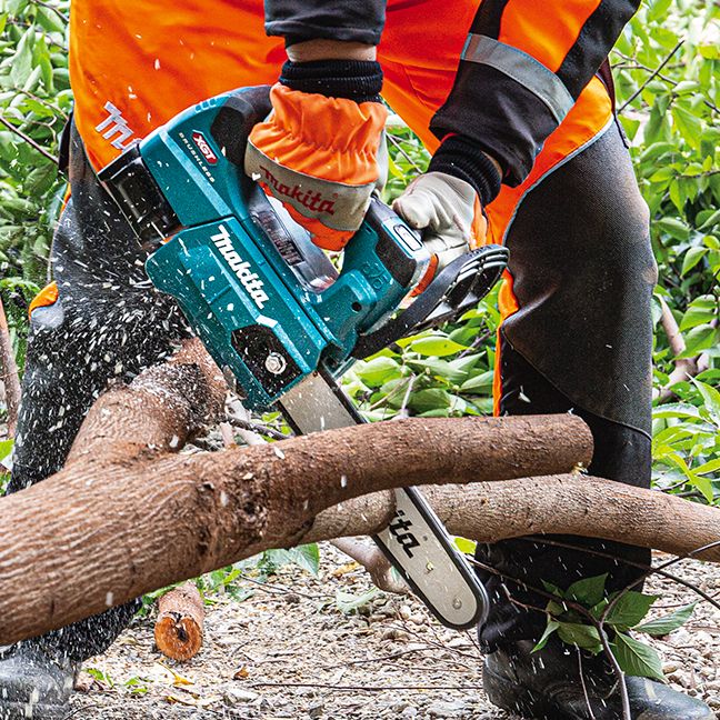 Makita 40V MAX XGT Cordless Brushless 14" Top Handle Chainsaw w/WetGuard (Tool Only)