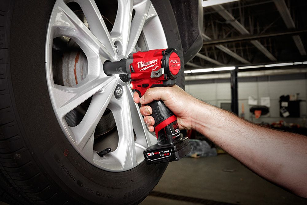 Milwaukee M12 FUEL 12 Volt Lithium-Ion Brushless Cordless Stubby 1/2 in. Pin Impact Wrench Kit